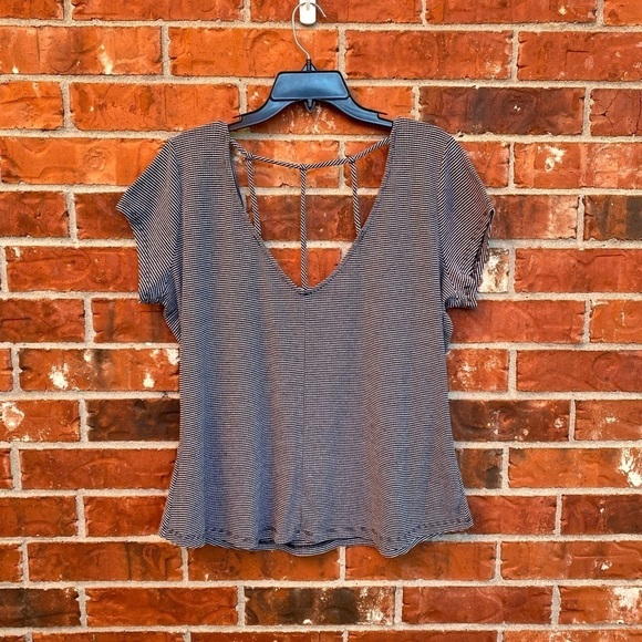 Torrid Lovesick 1 Black Stripe Strappy Back Crop Vneck Short Sleeve Tee - Picture 4 of 10